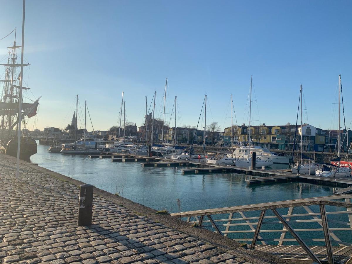 Nuit Sur Un Bateau Hotel La Rochelle  Exterior photo